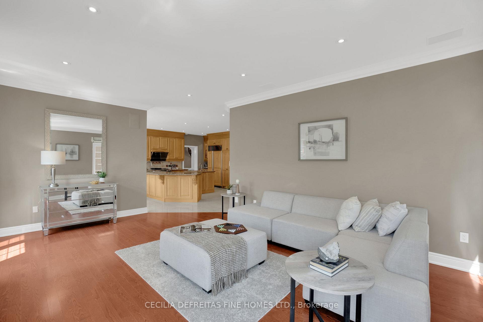 Photo 14 of 173 Polo Crescent, Vaughan, East Woodbridge — HOMEH