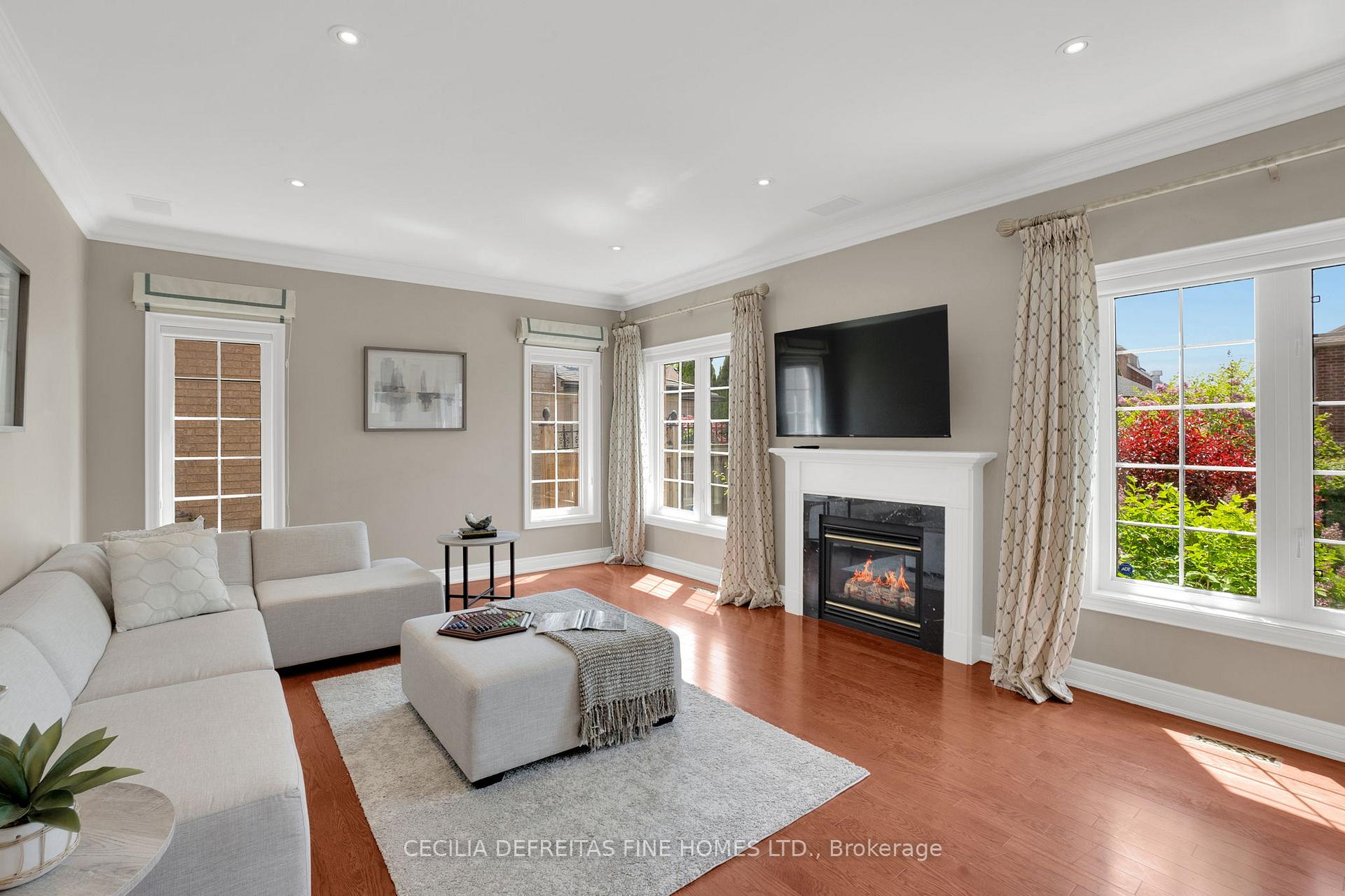 Photo 15 of 173 Polo Crescent, Vaughan, East Woodbridge — HOMEH
