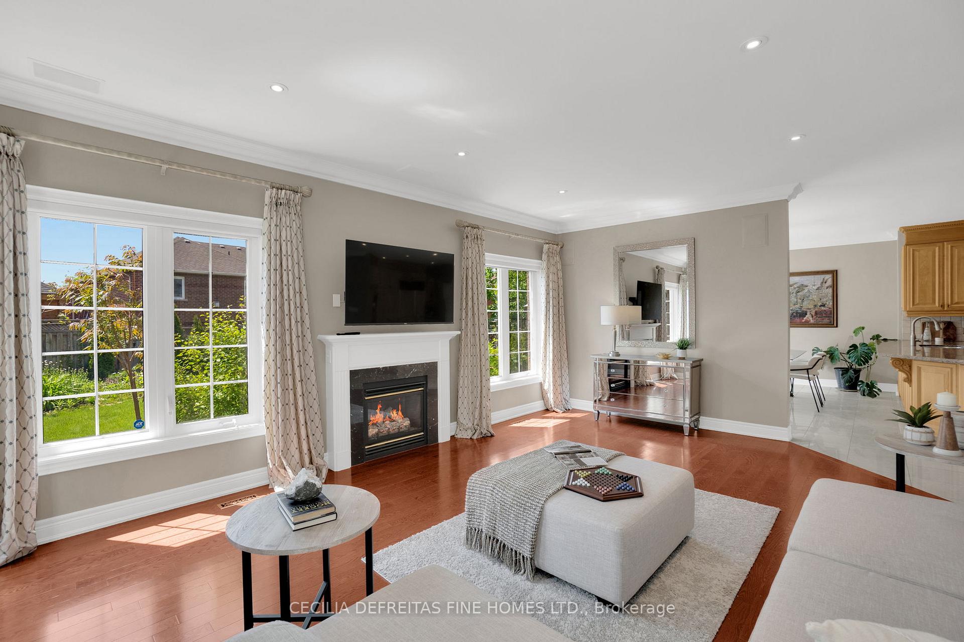 Photo 16 of 173 Polo Crescent, Vaughan, East Woodbridge — HOMEH