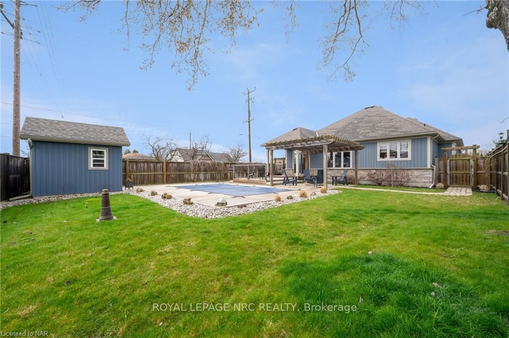 Photo 3 of 385 Empress Avenue, Welland, Lincoln/Crowland — HOMEH