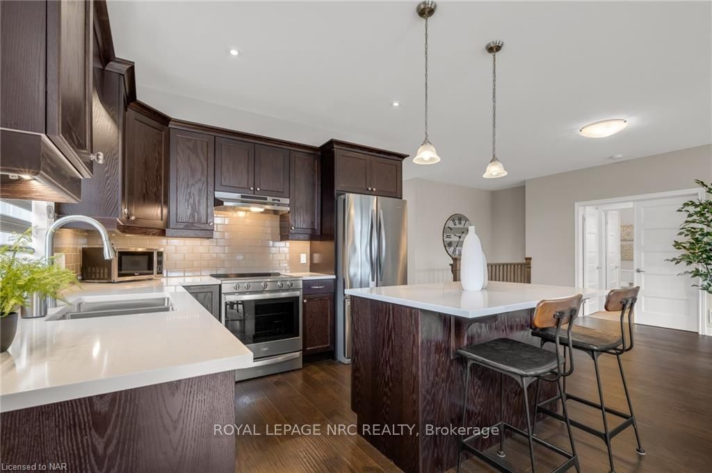 Photo 24 of 385 Empress Avenue, Welland, Lincoln/Crowland — HOMEH