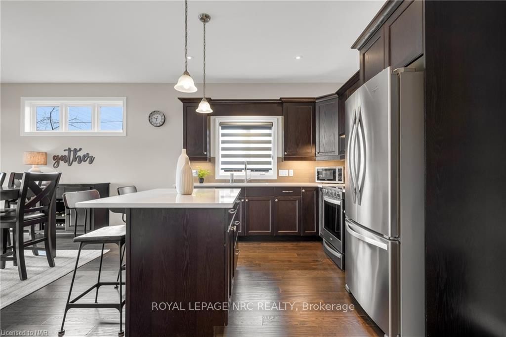 Photo 25 of 385 Empress Avenue, Welland, Lincoln/Crowland — HOMEH