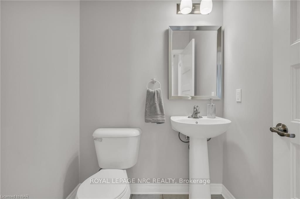 Photo 31 of 385 Empress Avenue, Welland, Lincoln/Crowland — HOMEH