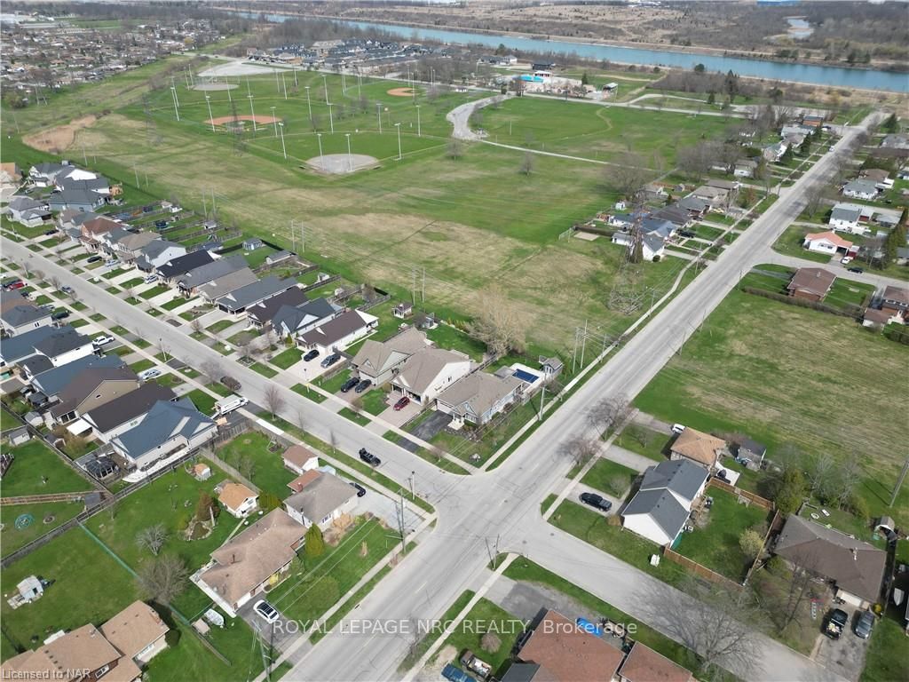 Photo 42 of 385 Empress Avenue, Welland, Lincoln/Crowland — HOMEH