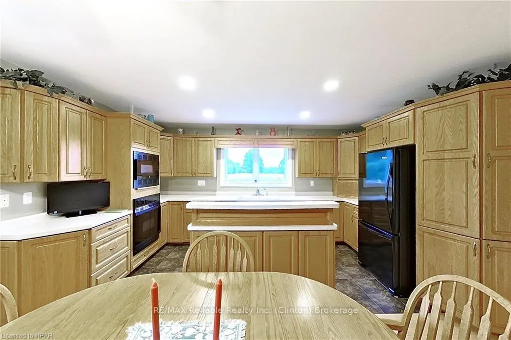 Photo 3 of 75551 Bluewater Highway, Bluewater, Bayfield — HOMEH