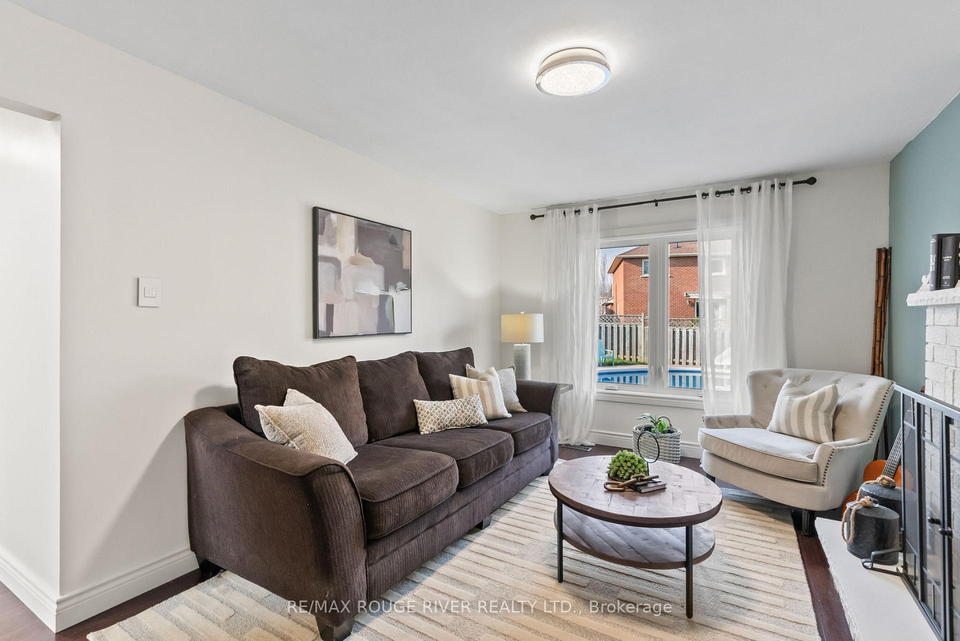 Photo 10 of 17 Wyndfield Crescent, Whitby, Pringle Creek — HOMEH