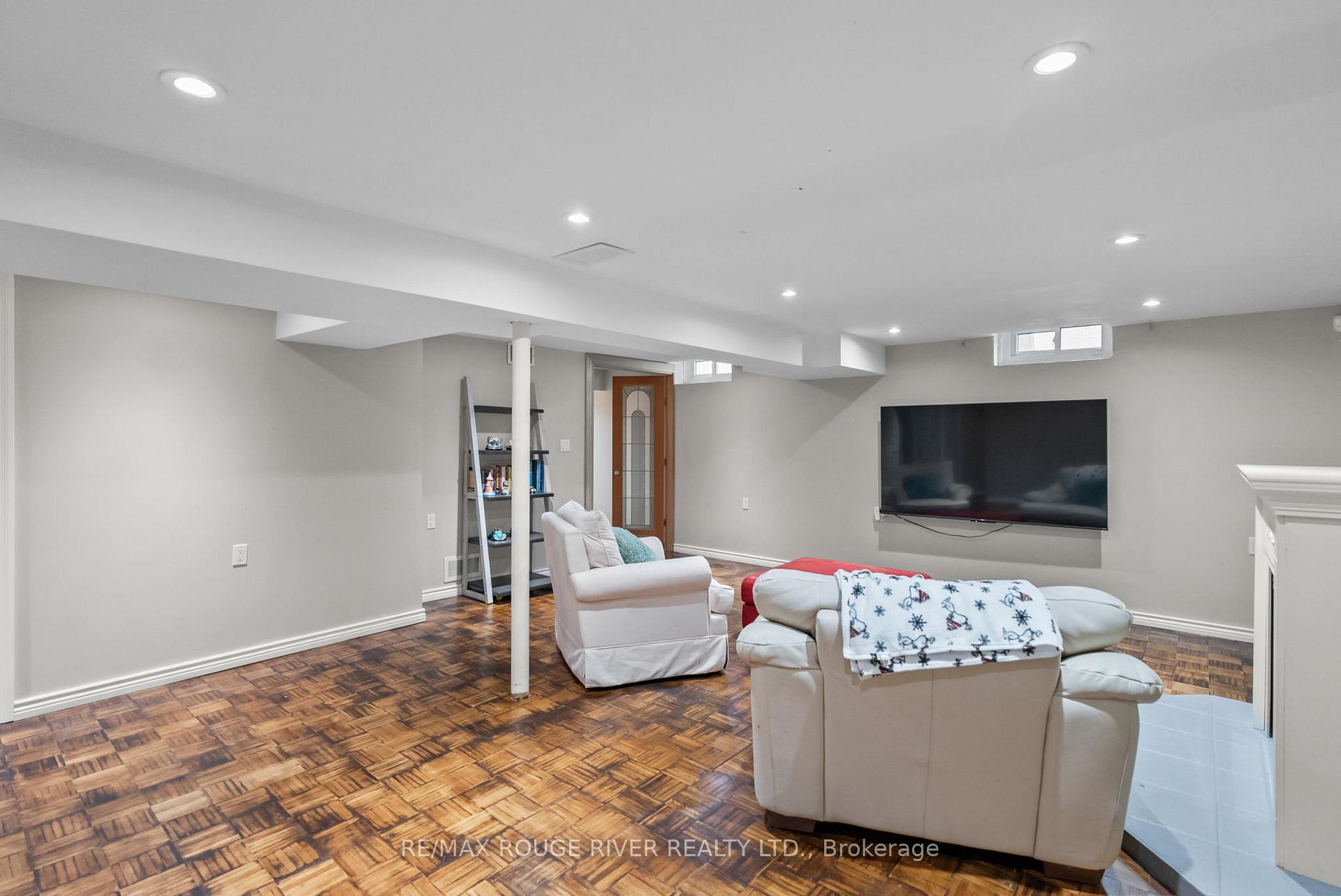 Photo 21 of 17 Wyndfield Crescent, Whitby, Pringle Creek — HOMEH