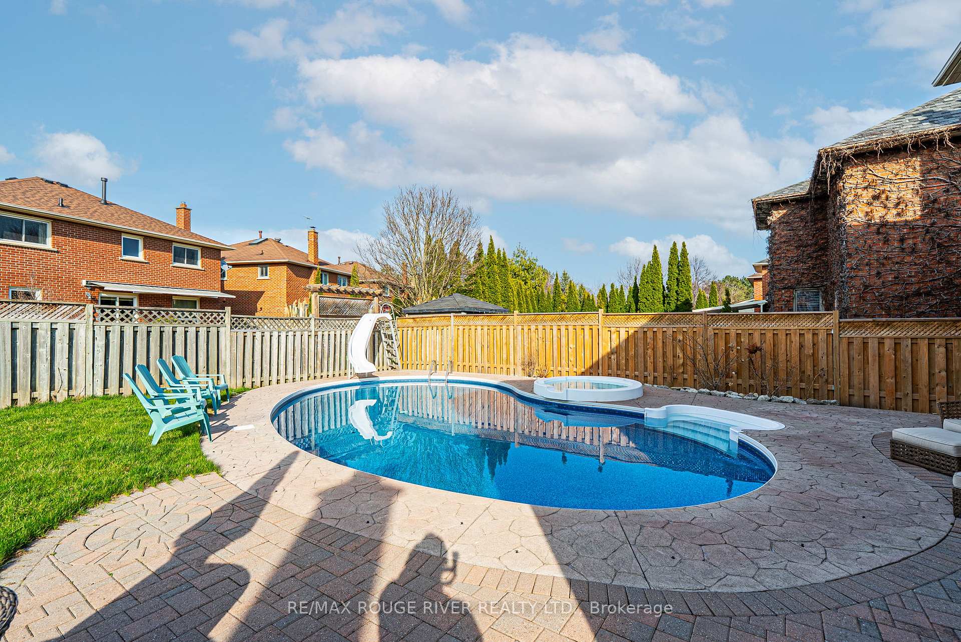 Photo 34 of 17 Wyndfield Crescent, Whitby, Pringle Creek — HOMEH