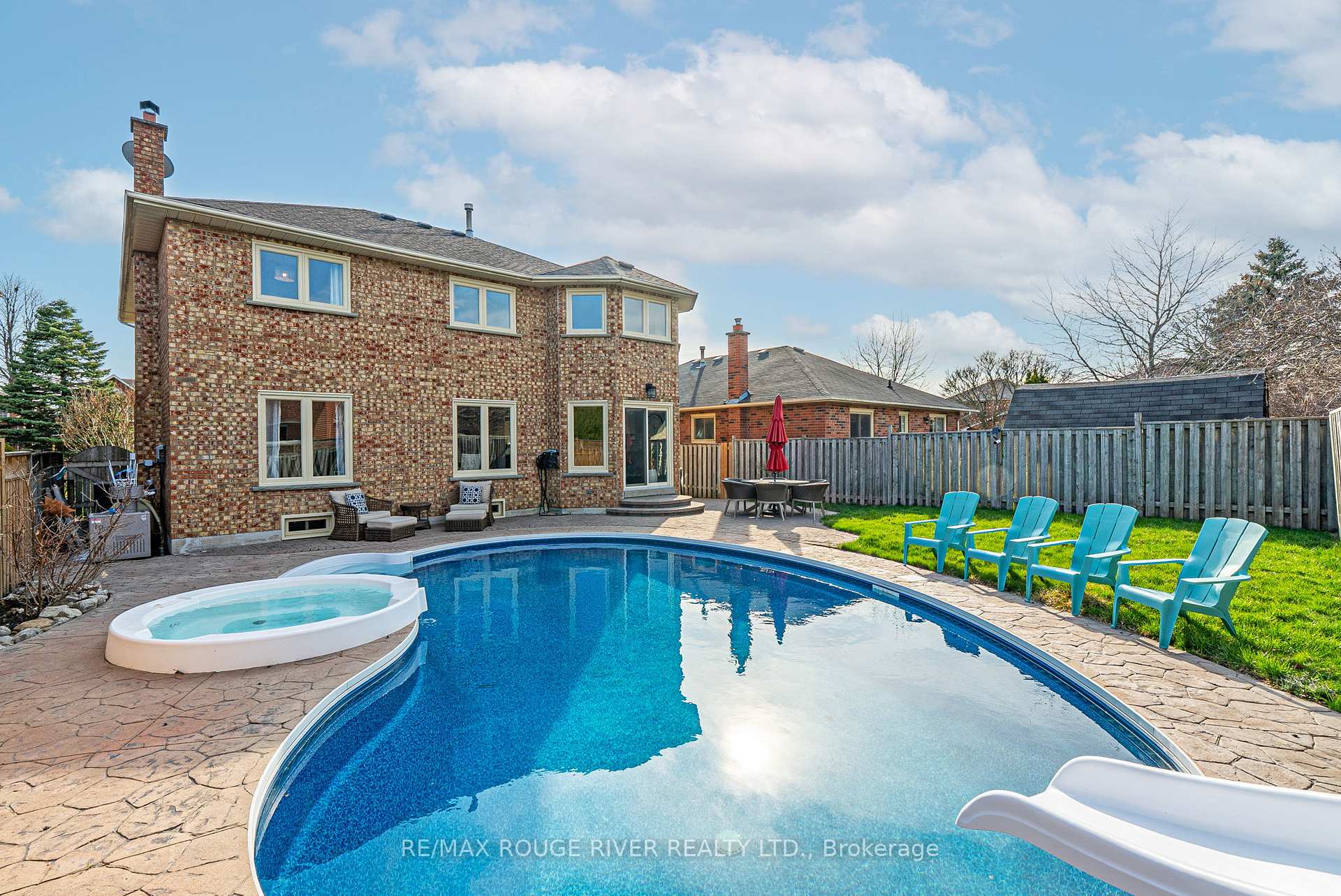 Photo 36 of 17 Wyndfield Crescent, Whitby, Pringle Creek — HOMEH