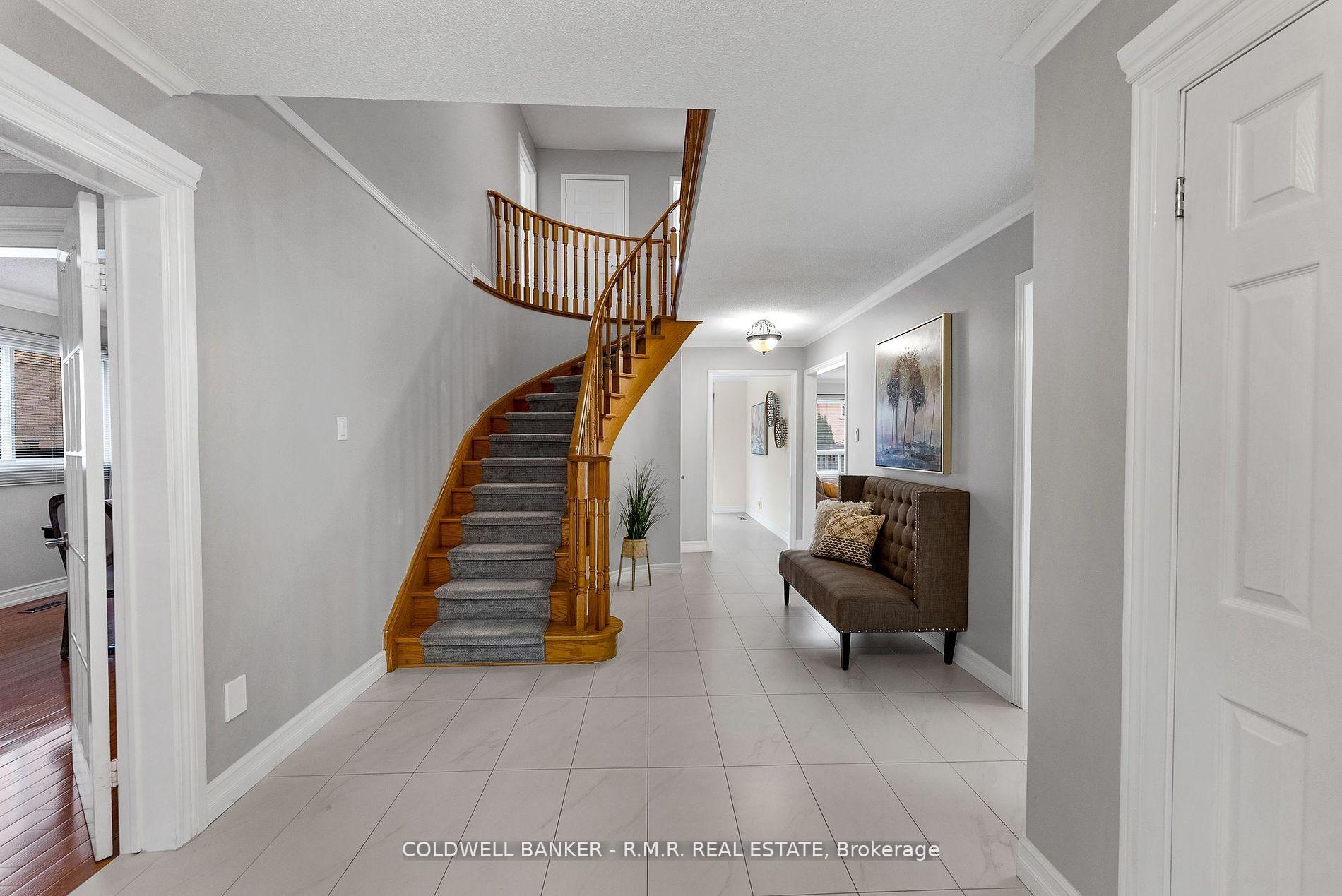 Photo 5 of 36 Falstaff Crescent, Whitby, Rolling Acres — HOMEH