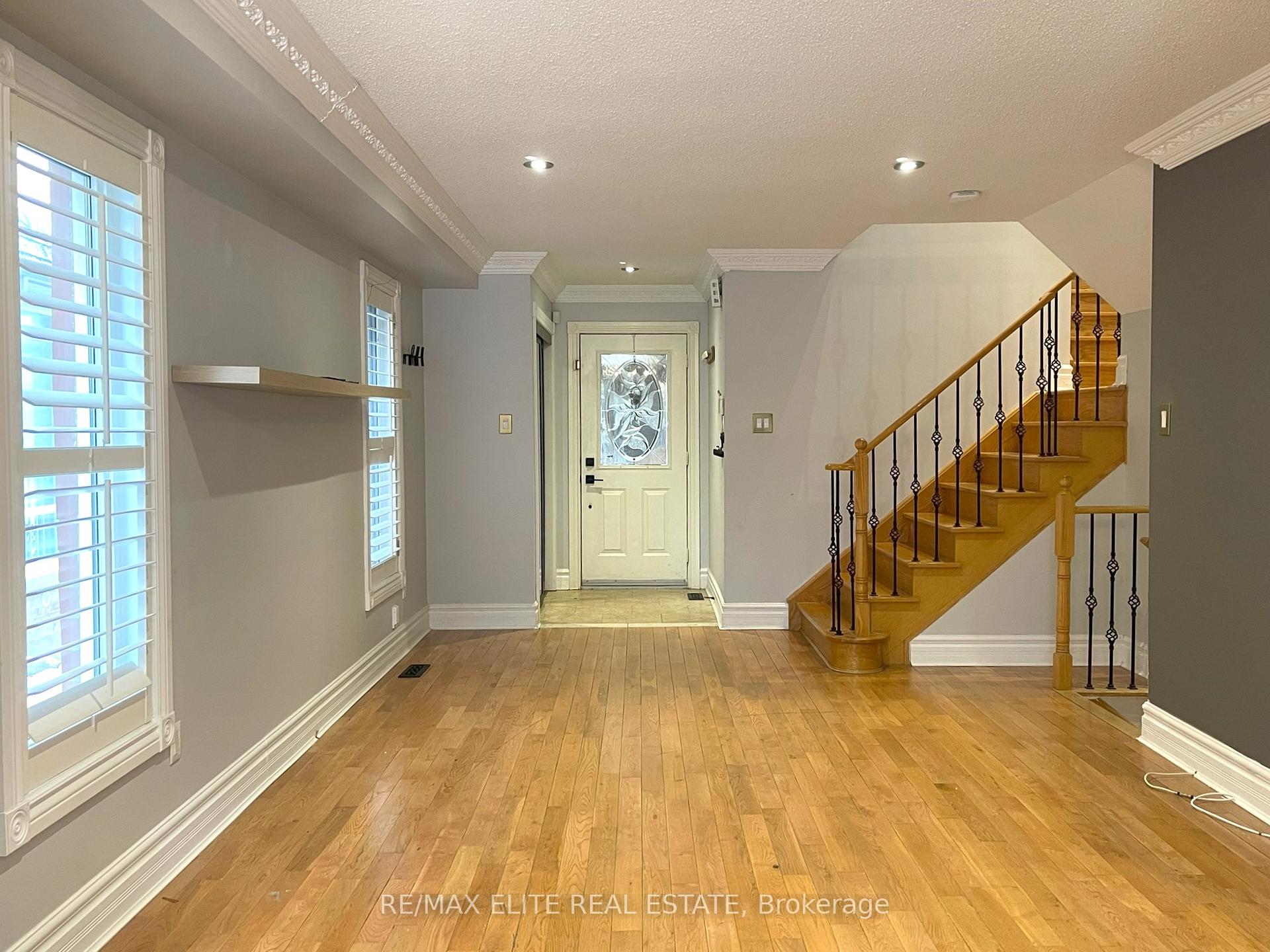 Photo 3 of 161 Komura Road, Vaughan, Vellore Village — HOMEH