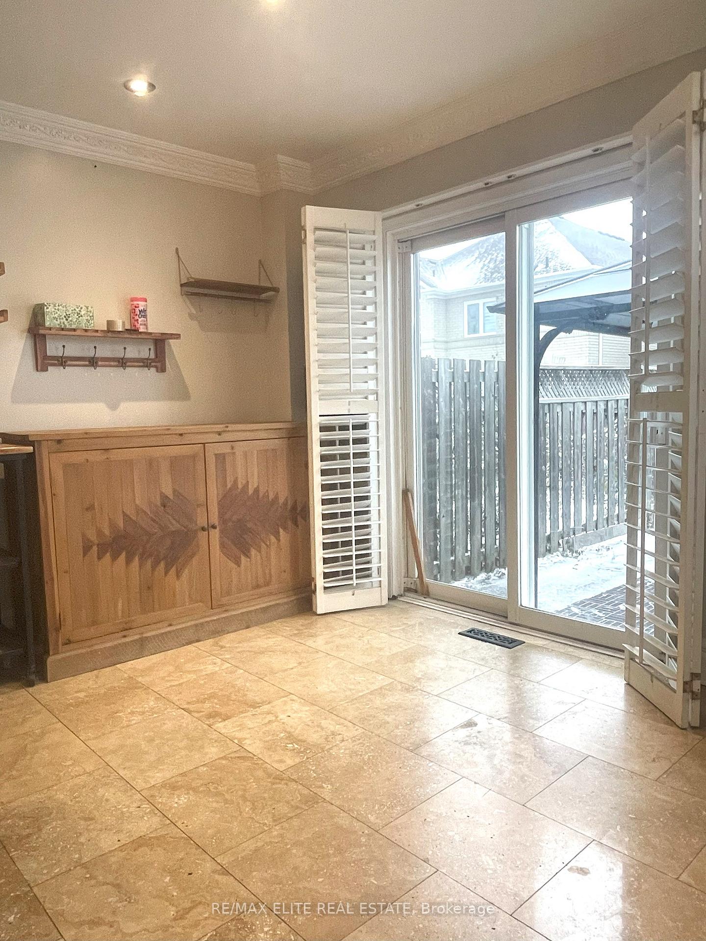 Photo 5 of 161 Komura Road, Vaughan, Vellore Village — HOMEH