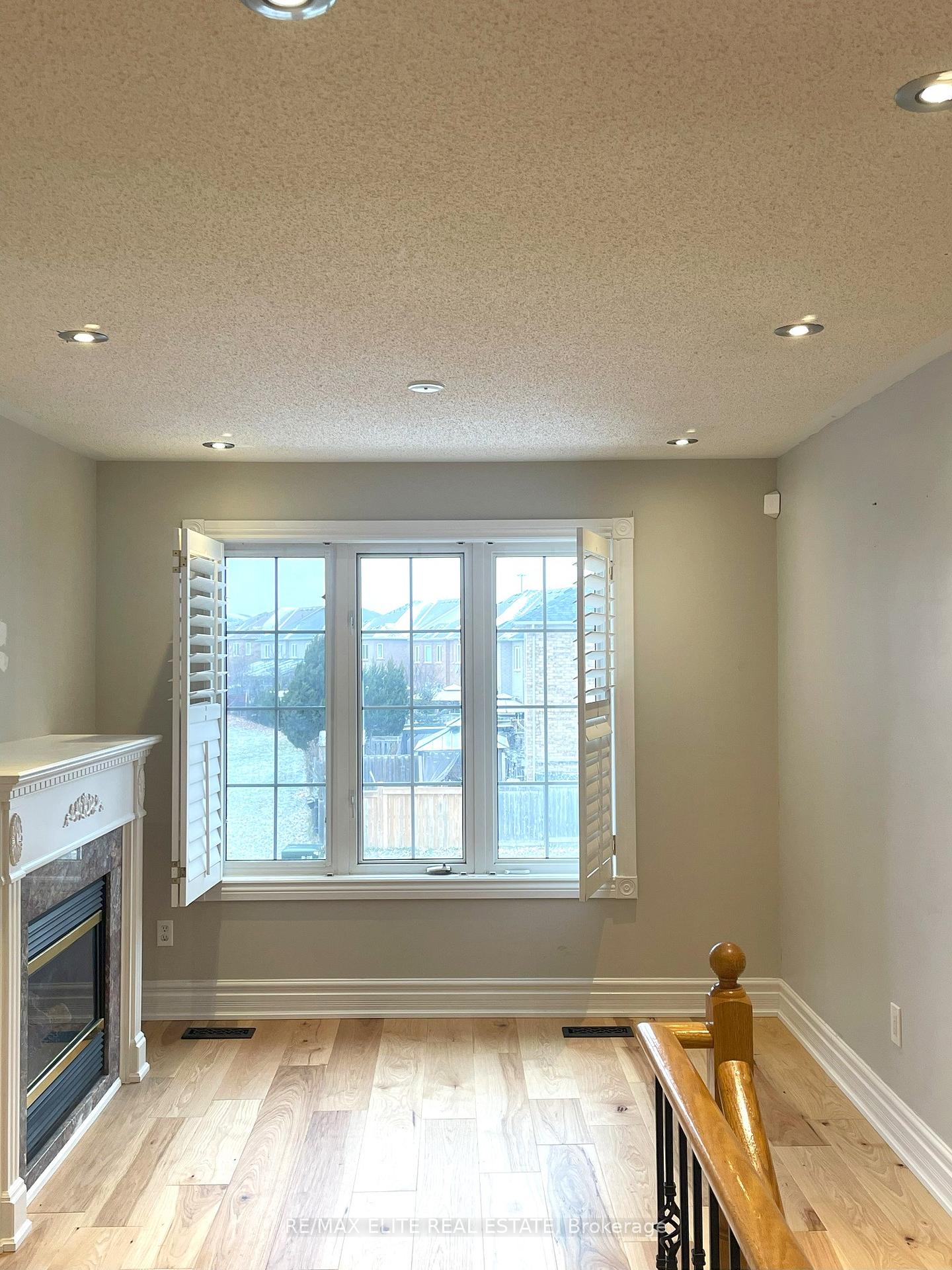 Photo 8 of 161 Komura Road, Vaughan, Vellore Village — HOMEH