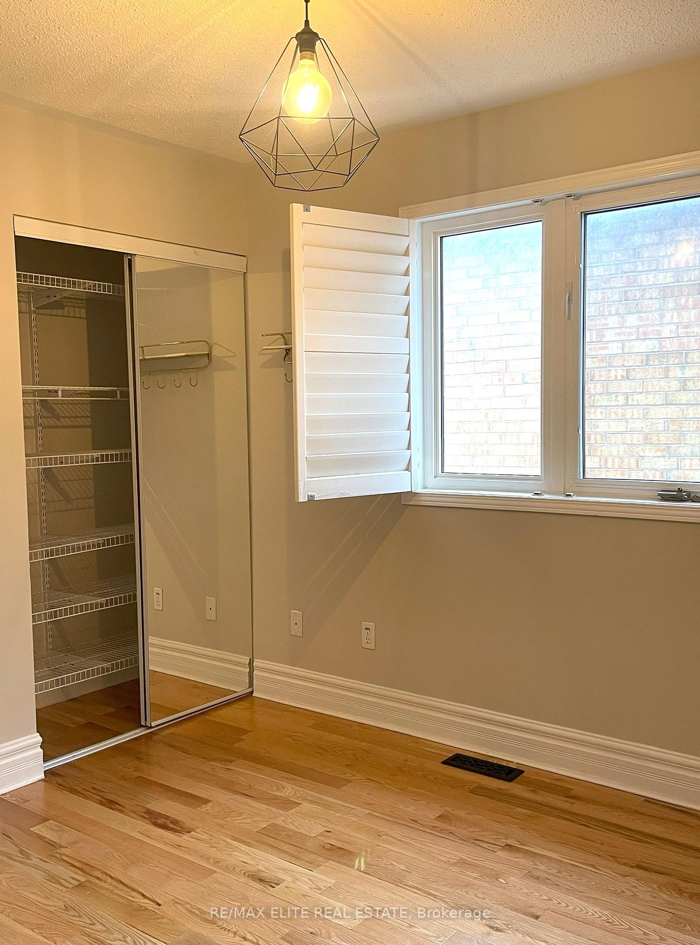 Photo 10 of 161 Komura Road, Vaughan, Vellore Village — HOMEH