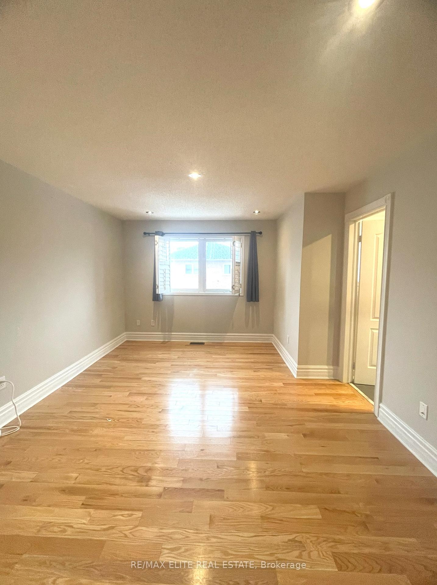 Photo 13 of 161 Komura Road, Vaughan, Vellore Village — HOMEH