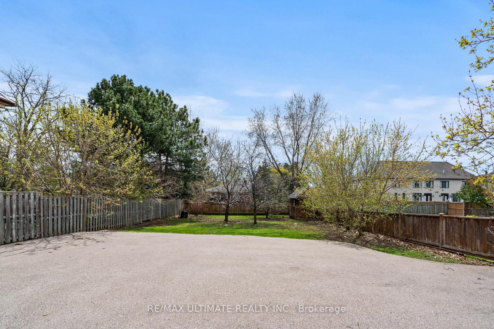 Photo 9 of 2339 Major Mackenzie Drive, Vaughan, Maple — HOMEH
