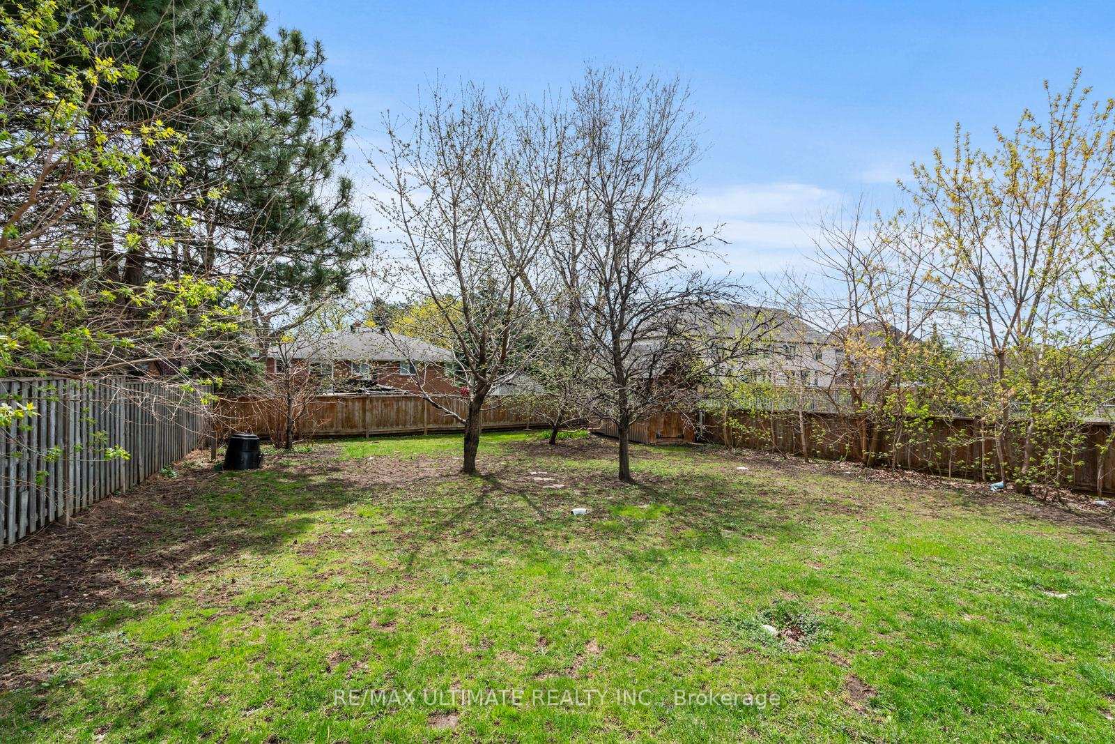 Photo 10 of 2339 Major Mackenzie Drive, Vaughan, Maple — HOMEH
