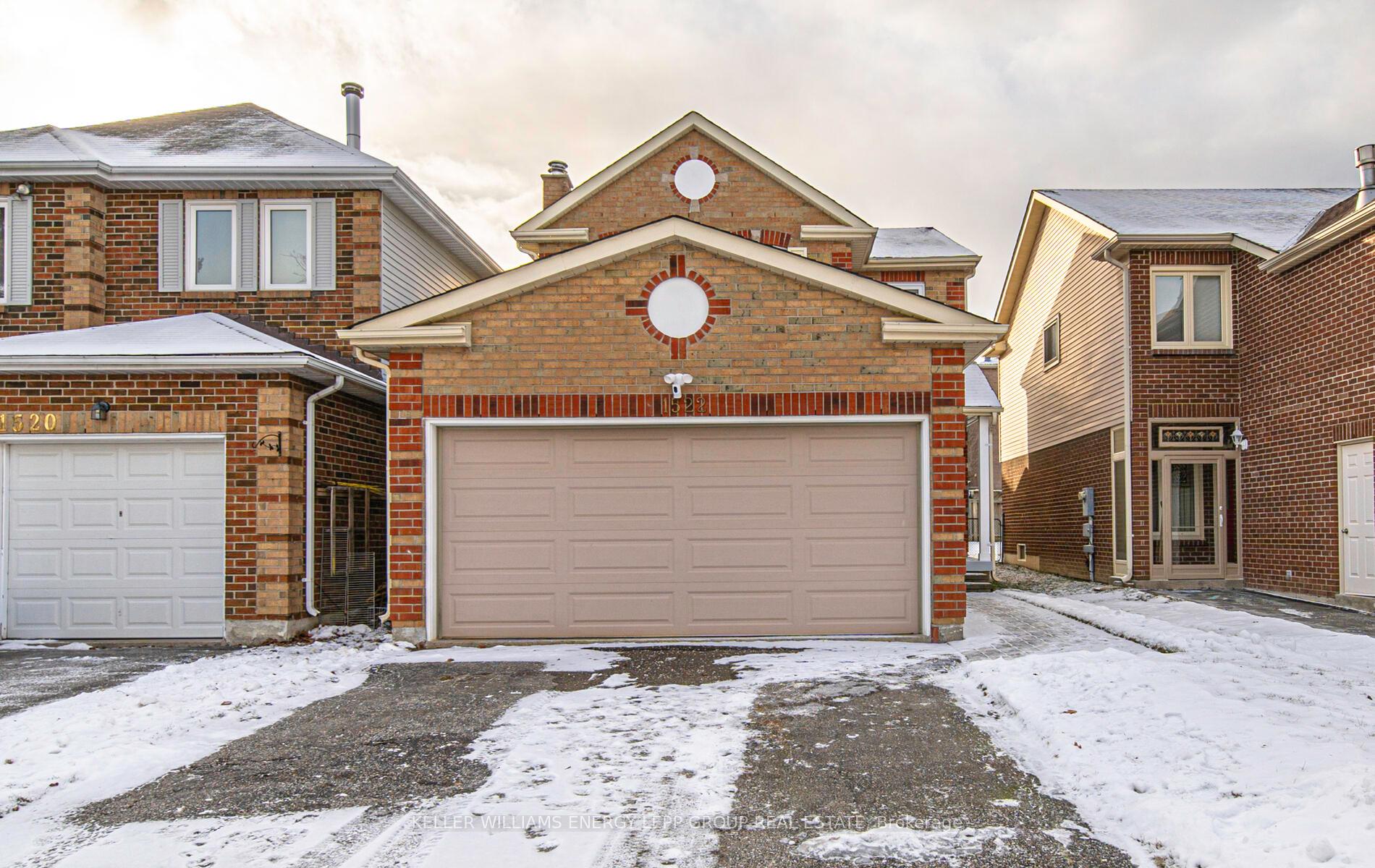 Photo 2 of 1522 Falconcrest Drive, Pickering, Liverpool — HOMEH