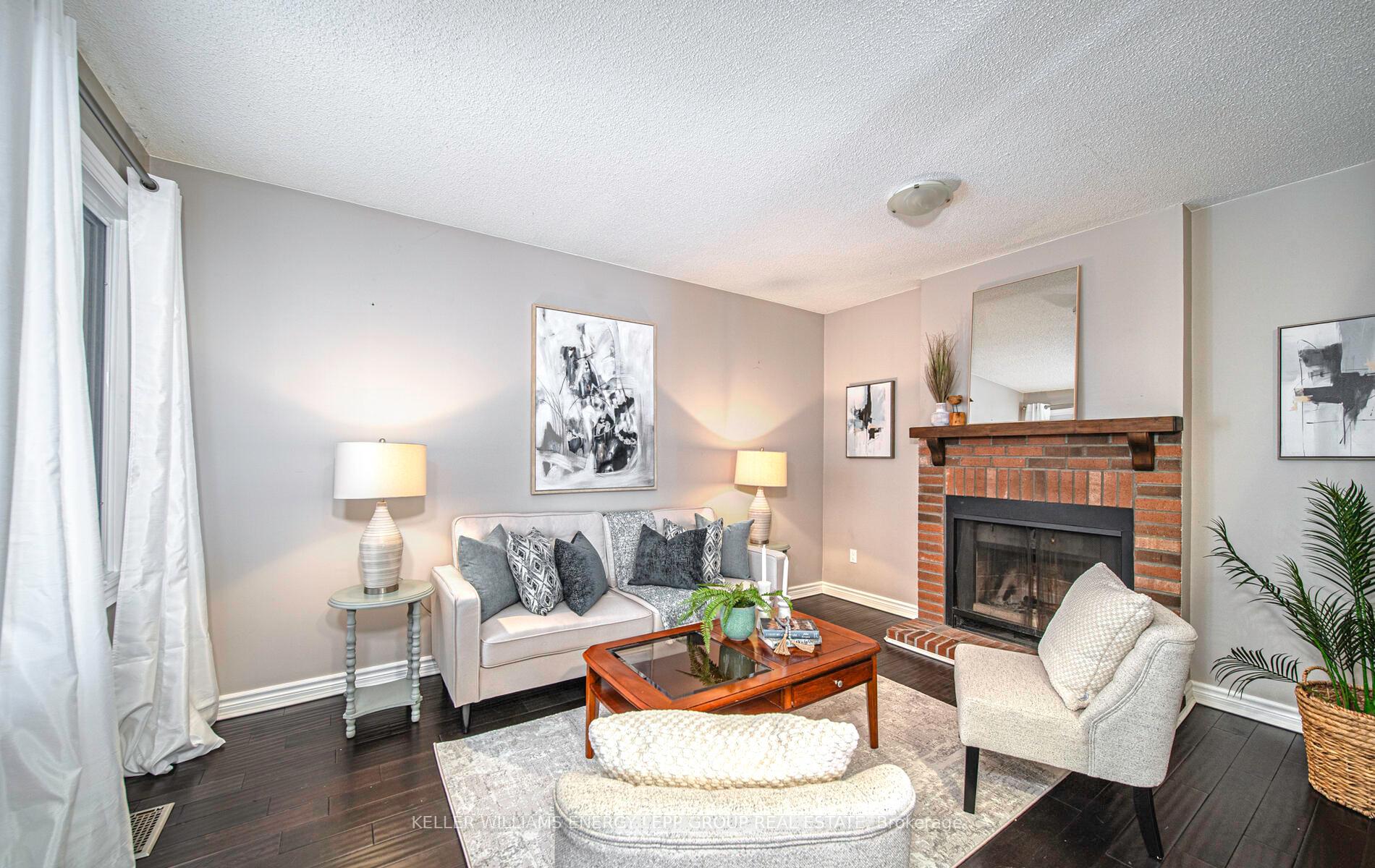 Photo 5 of 1522 Falconcrest Drive, Pickering, Liverpool — HOMEH