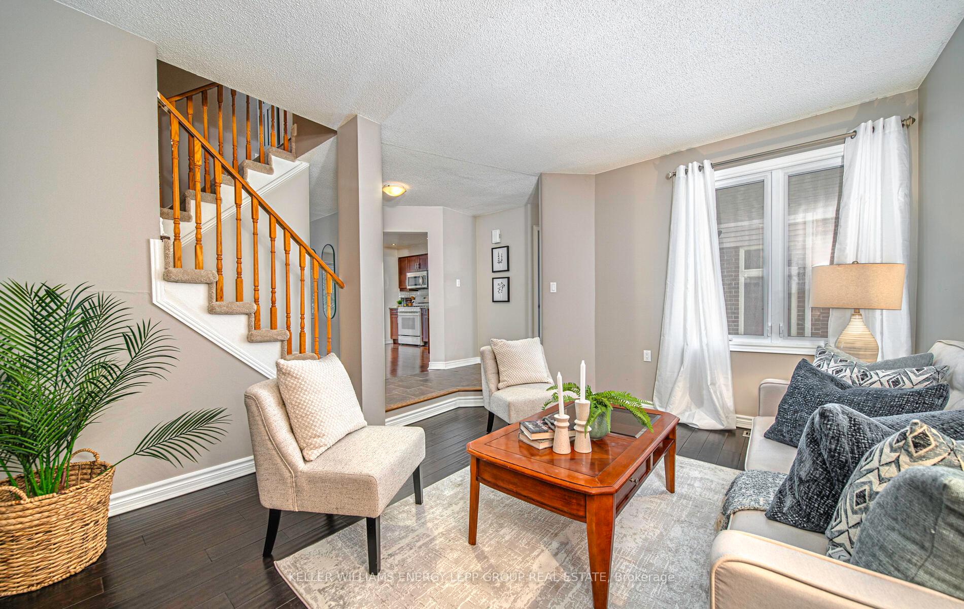 Photo 7 of 1522 Falconcrest Drive, Pickering, Liverpool — HOMEH