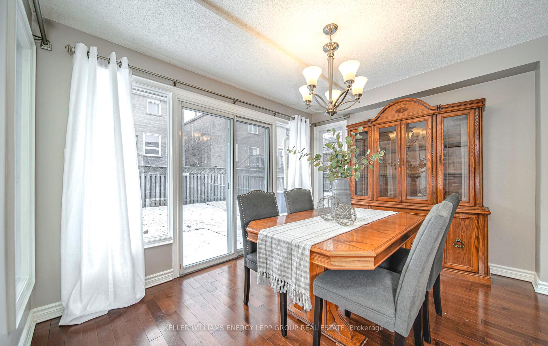 Photo 13 of 1522 Falconcrest Drive, Pickering, Liverpool — HOMEH