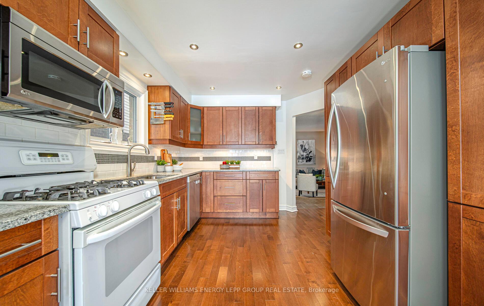 Photo 16 of 1522 Falconcrest Drive, Pickering, Liverpool — HOMEH