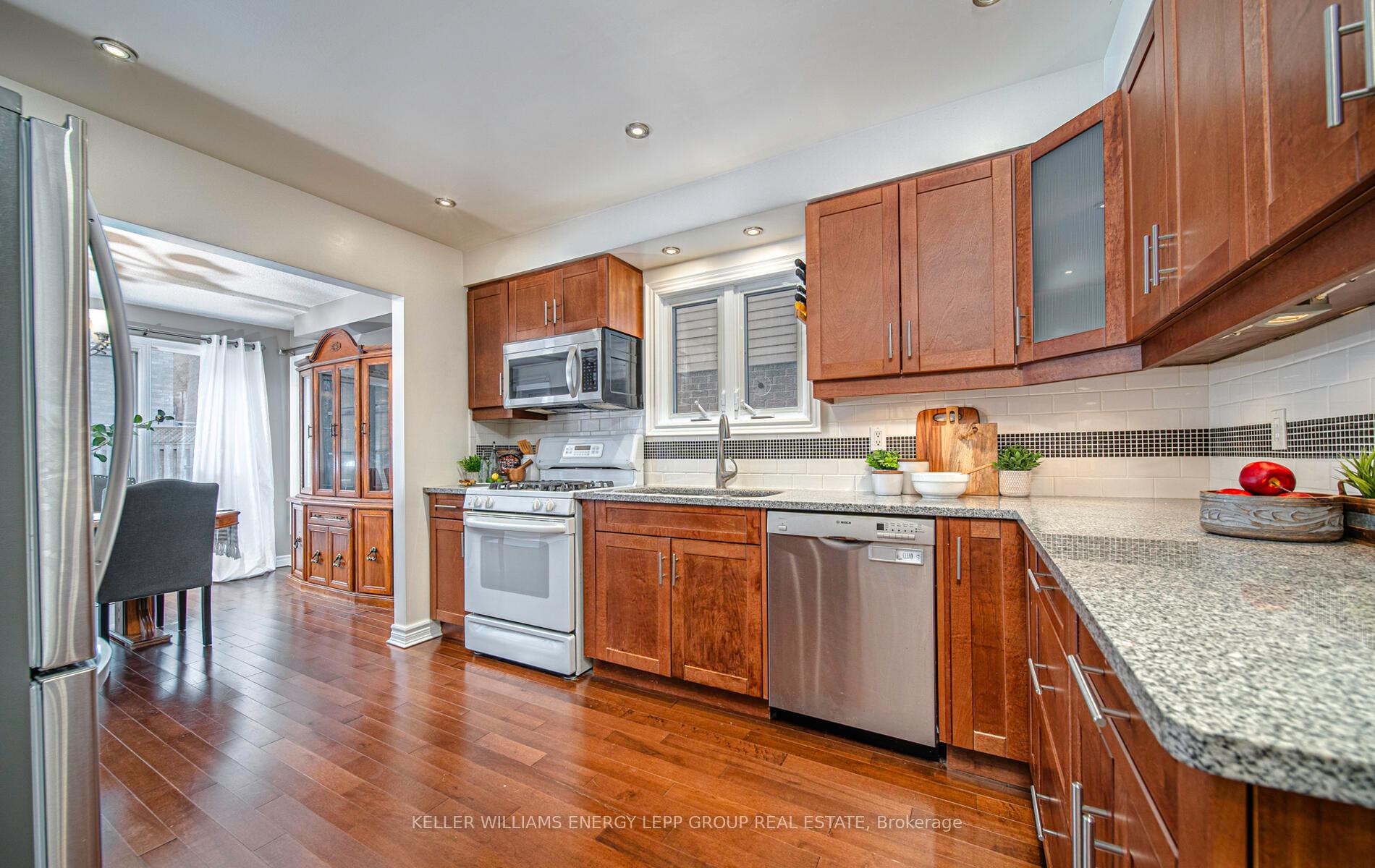 Photo 17 of 1522 Falconcrest Drive, Pickering, Liverpool — HOMEH