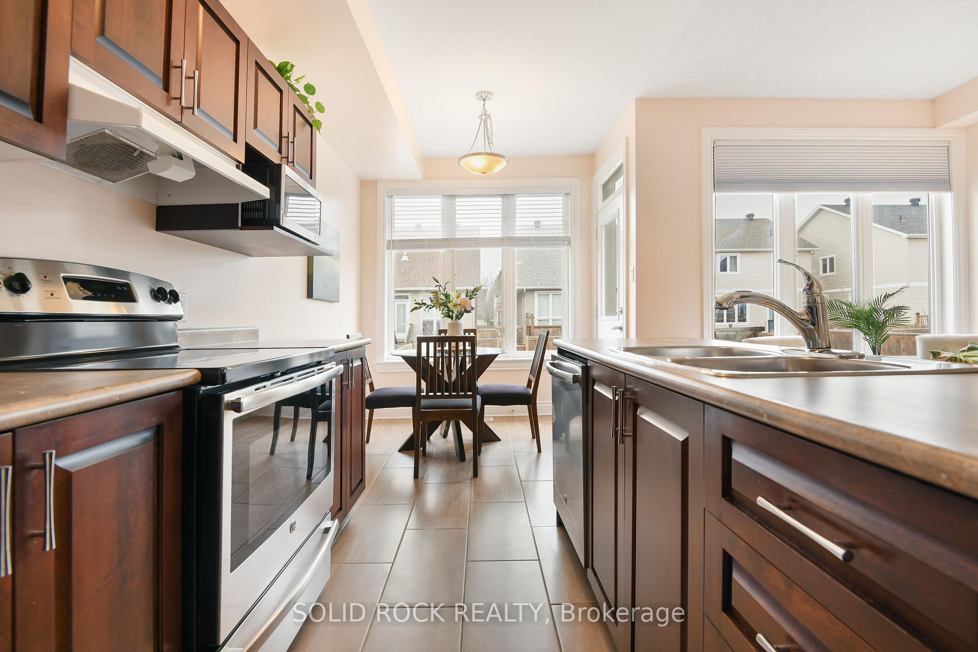 Photo 15 of 83 Desmond Trudeau Drive, Arnprior — HOMEH