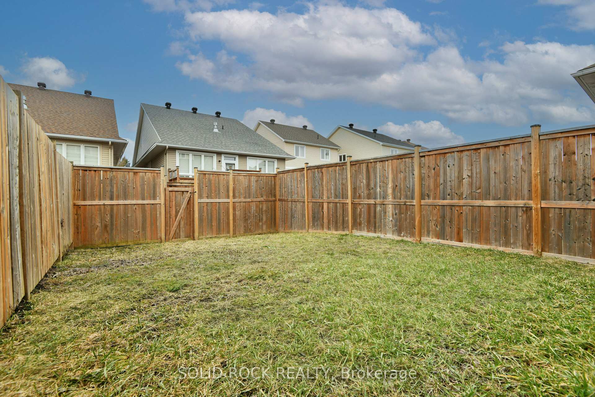 Photo 33 of 83 Desmond Trudeau Drive, Arnprior — HOMEH