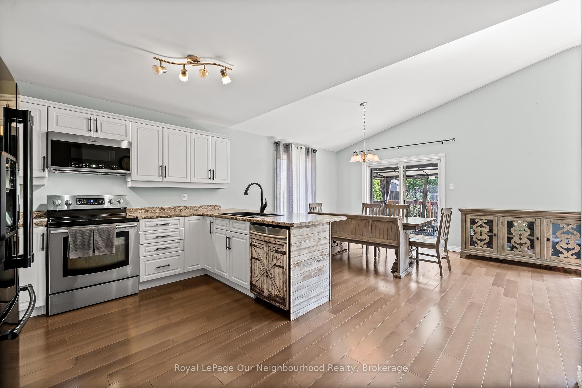 Photo 9 of 444 Florence Drive, Peterborough, Monaghan Ward 2 — HOMEH