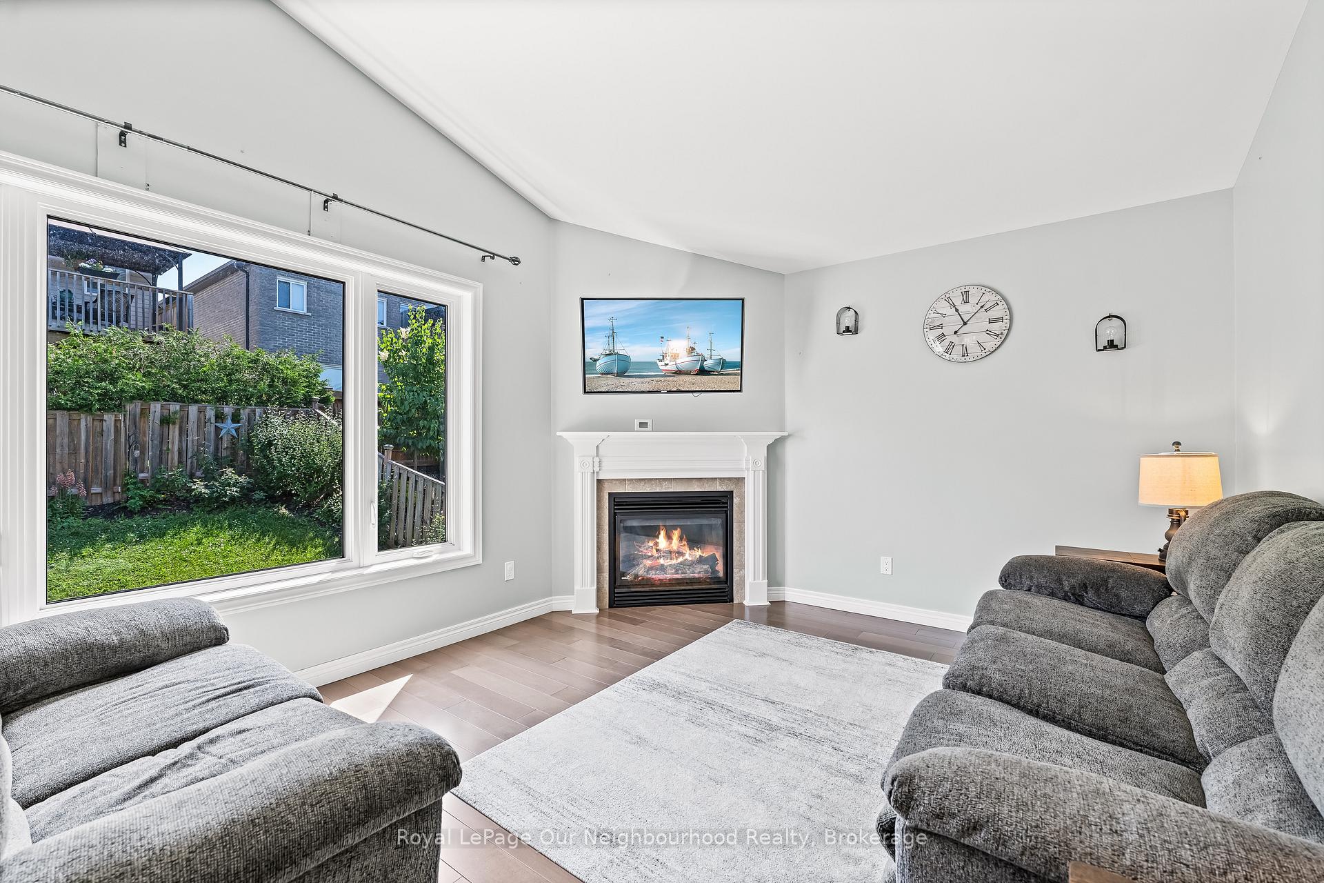 Photo 12 of 444 Florence Drive, Peterborough, Monaghan Ward 2 — HOMEH
