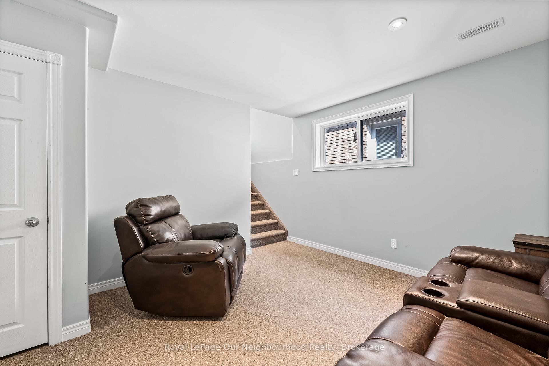 Photo 21 of 444 Florence Drive, Peterborough, Monaghan Ward 2 — HOMEH