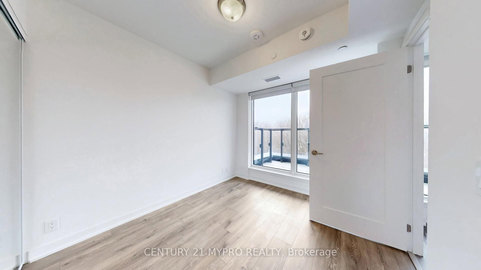 Photo 7 of Unit 502, 2 Manderley Dr, Scarborough, Birchcliffe-Cliffside — HOMEH