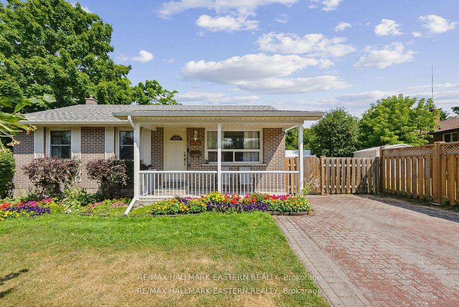 Photo 2 of 604 Garside Drive, Peterborough, Ashburnham Ward 4 — HOMEH