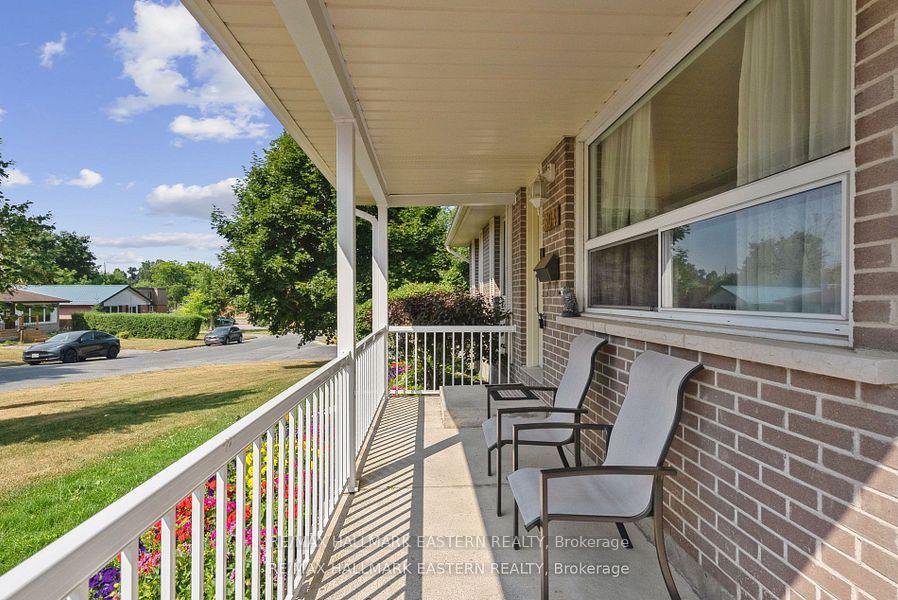 Photo 3 of 604 Garside Drive, Peterborough, Ashburnham Ward 4 — HOMEH