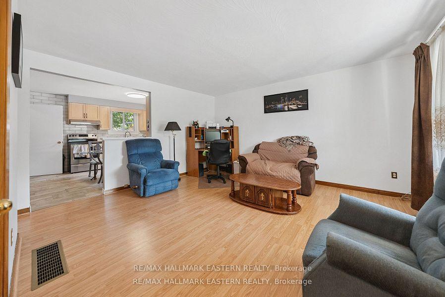 Photo 4 of 604 Garside Drive, Peterborough, Ashburnham Ward 4 — HOMEH