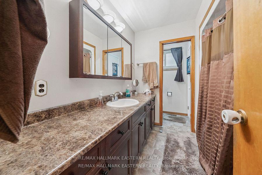 Photo 13 of 604 Garside Drive, Peterborough, Ashburnham Ward 4 — HOMEH