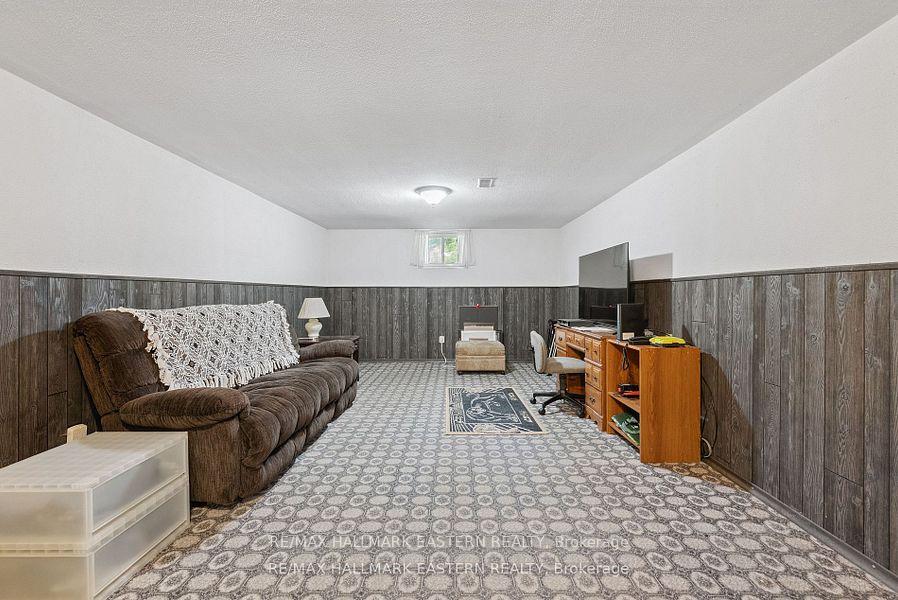 Photo 18 of 604 Garside Drive, Peterborough, Ashburnham Ward 4 — HOMEH
