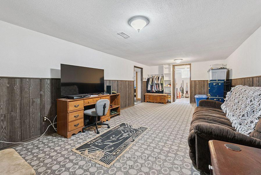 Photo 19 of 604 Garside Drive, Peterborough, Ashburnham Ward 4 — HOMEH