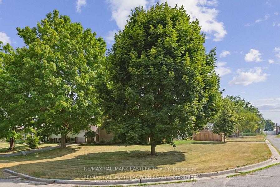 Photo 23 of 604 Garside Drive, Peterborough, Ashburnham Ward 4 — HOMEH