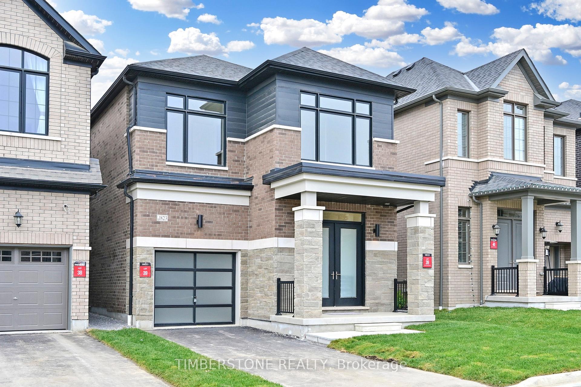 Photo 3 of 1823 Irish Moss Square, Pickering, Rural Pickering — HOMEH