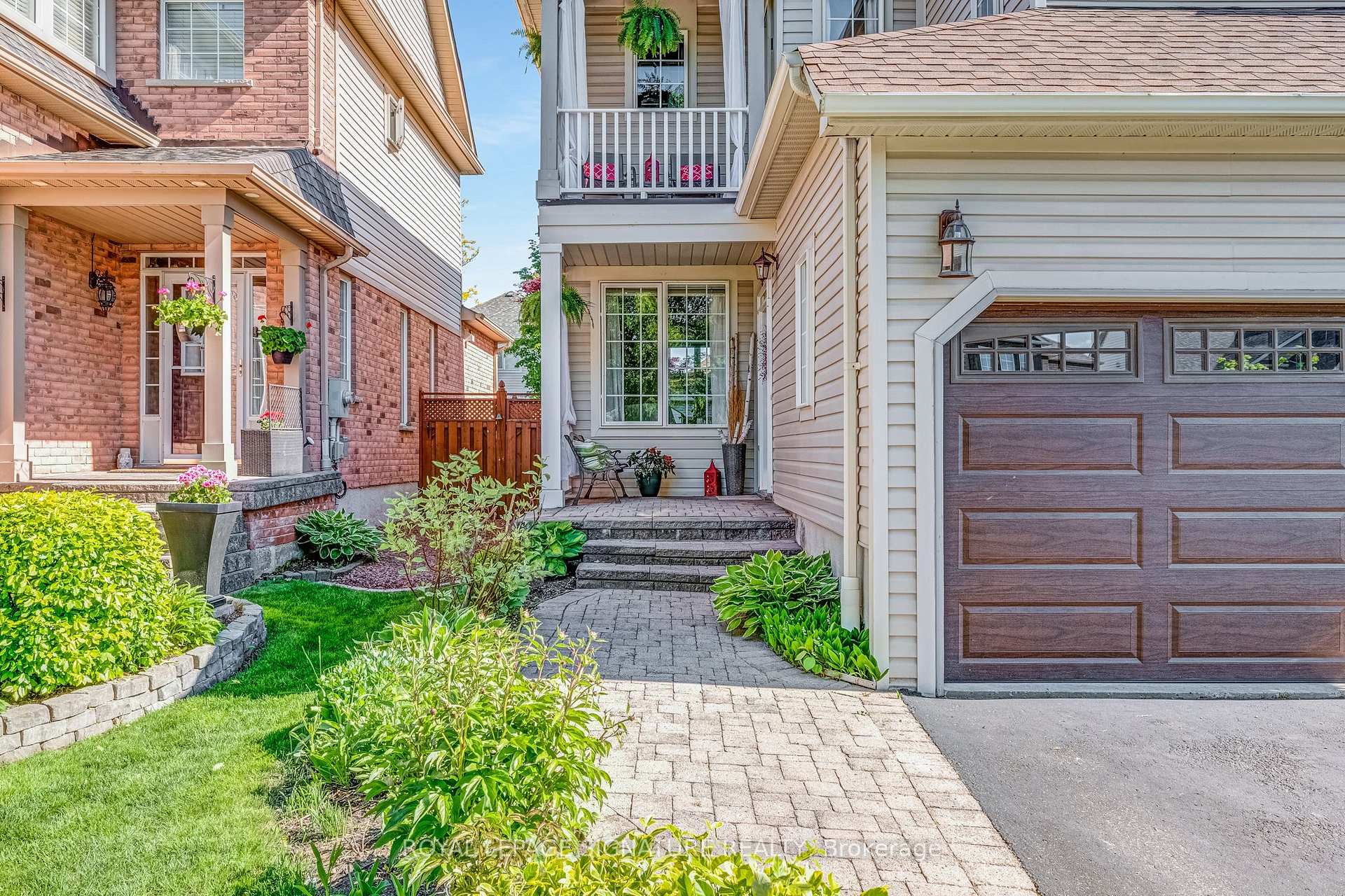 Photo 2 of 39 Divine Drive, Whitby, Rolling Acres — HOMEH