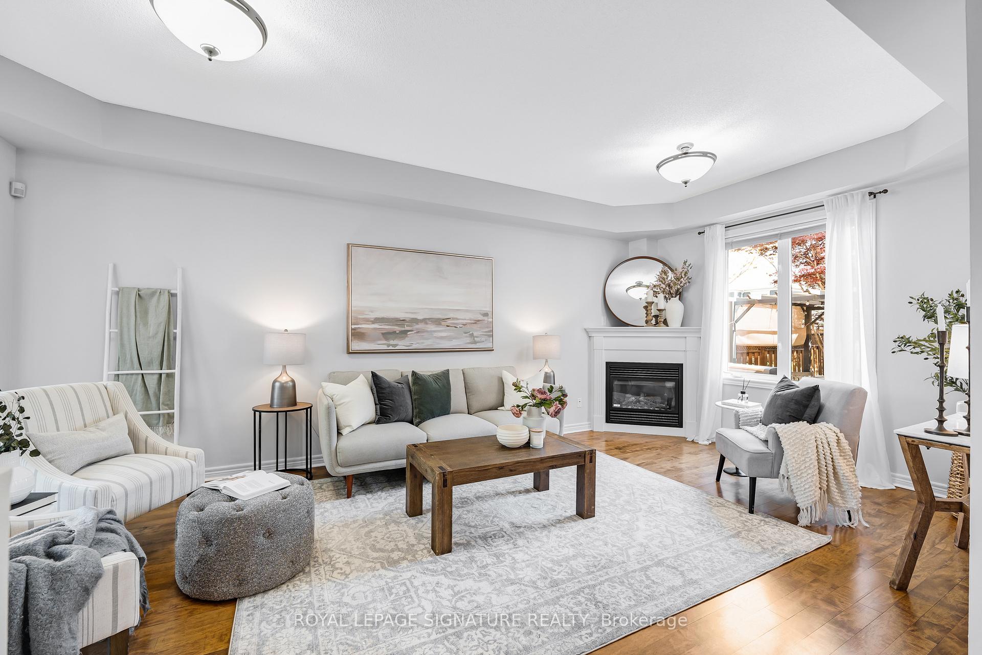 Photo 3 of 39 Divine Drive, Whitby, Rolling Acres — HOMEH