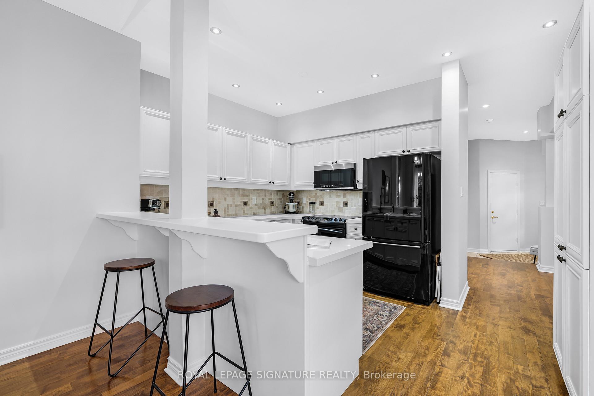 Photo 7 of 39 Divine Drive, Whitby, Rolling Acres — HOMEH