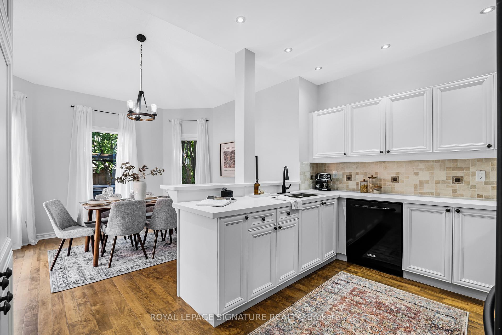 Photo 11 of 39 Divine Drive, Whitby, Rolling Acres — HOMEH