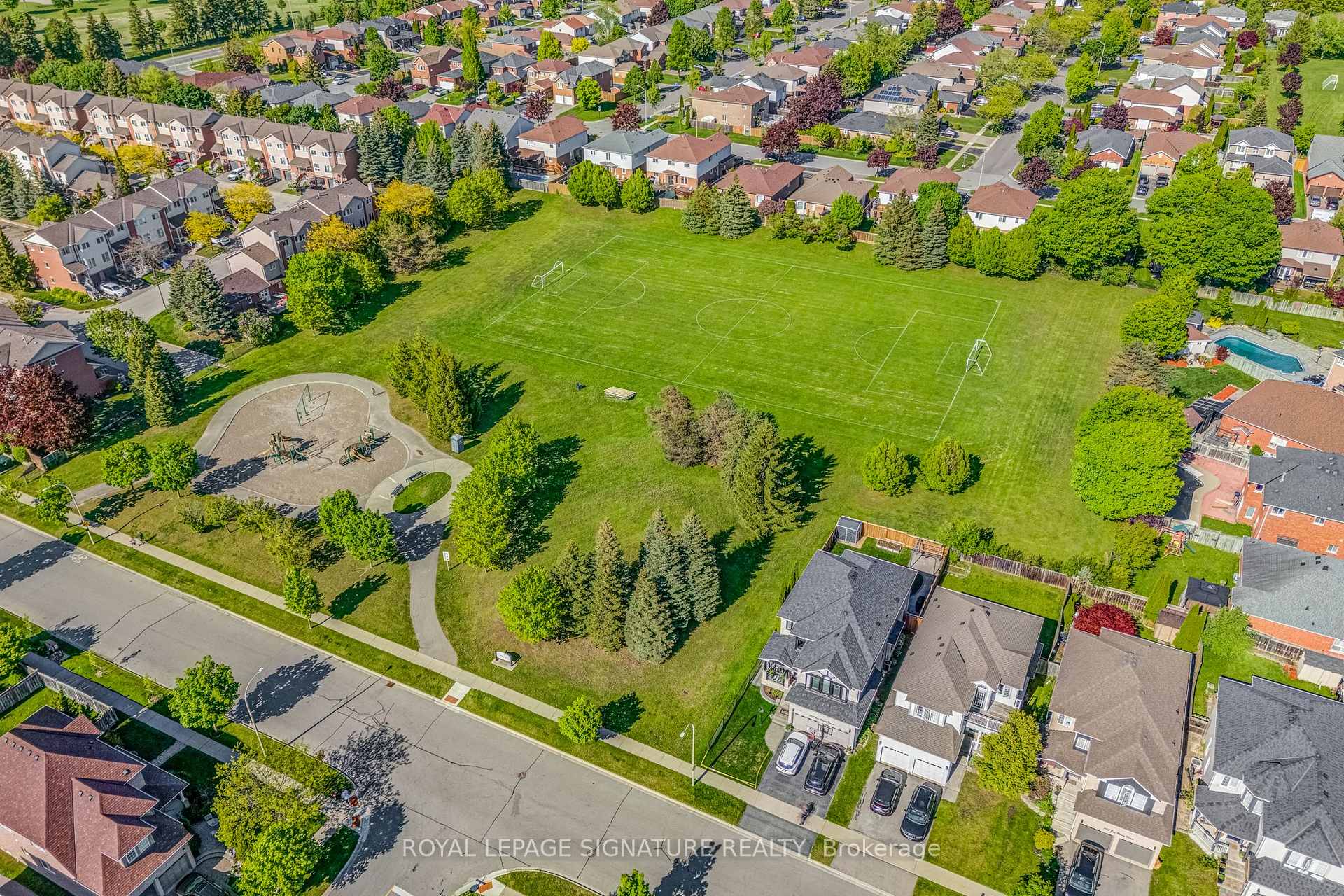 Photo 44 of 39 Divine Drive, Whitby, Rolling Acres — HOMEH