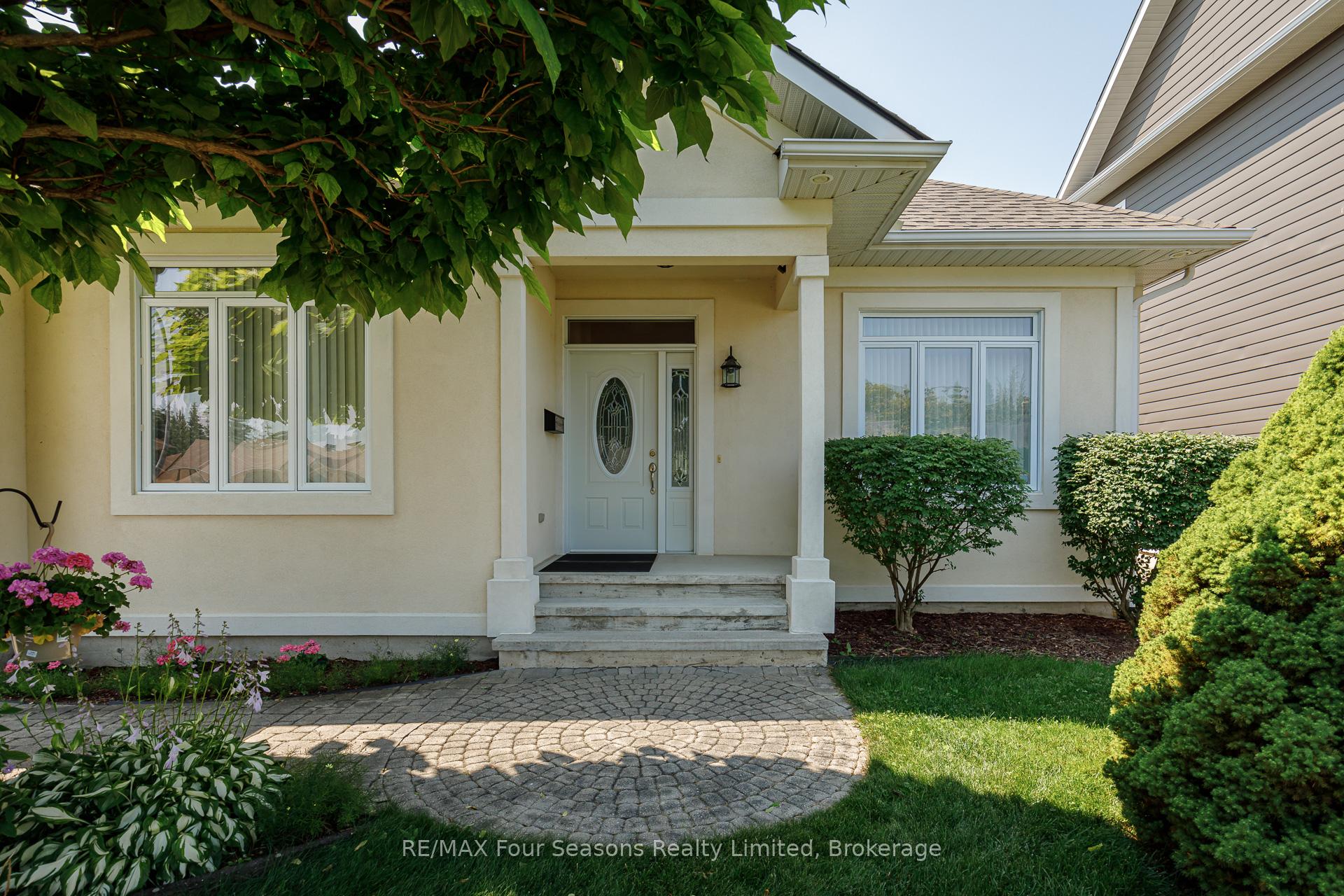 Photo 3 of 150 Brooker Boulevard, Blue Mountains — HOMEH