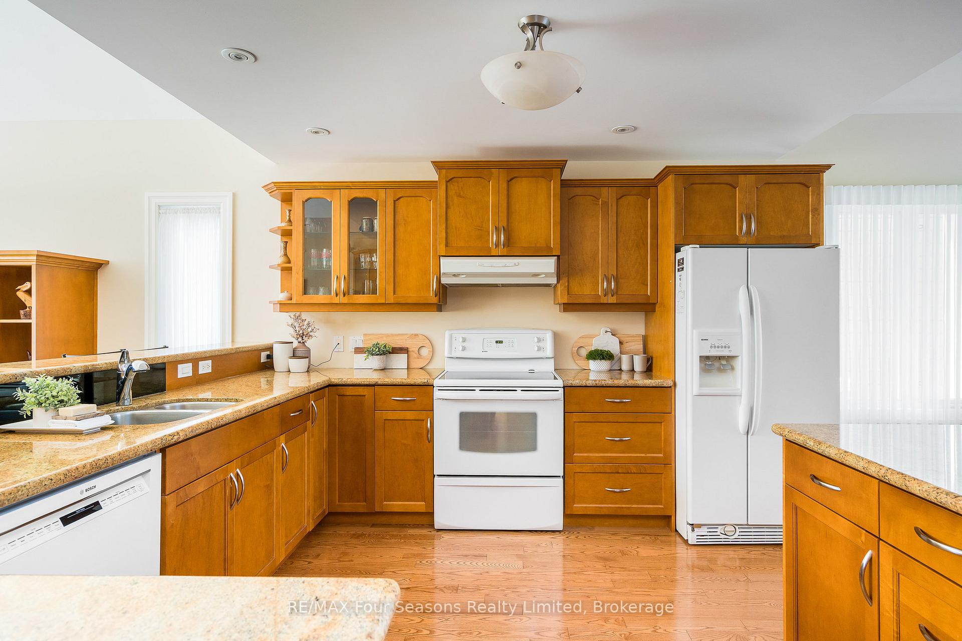 Photo 14 of 150 Brooker Boulevard, Blue Mountains — HOMEH