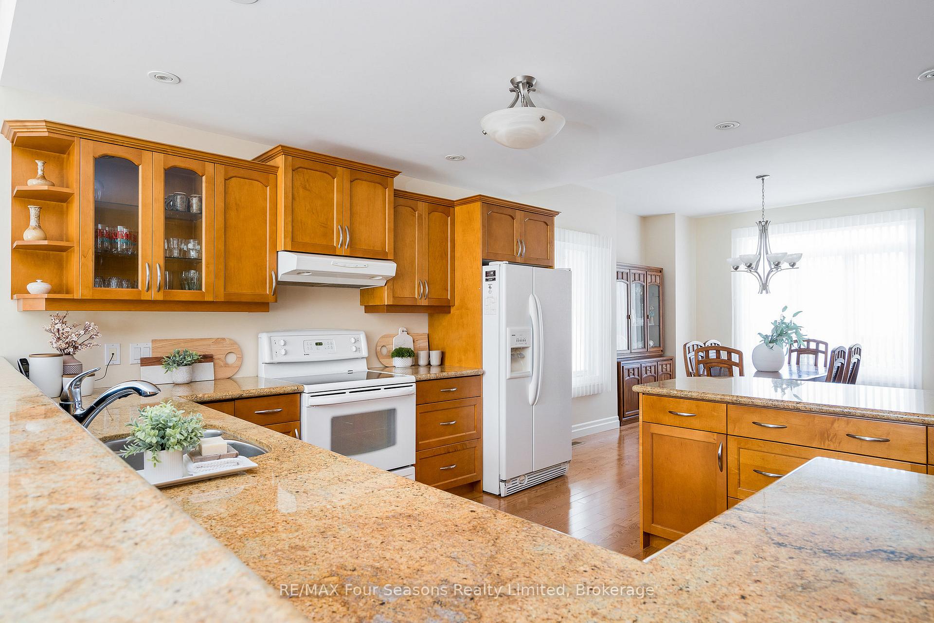 Photo 6 of 150 Brooker Boulevard, Blue Mountains — HOMEH