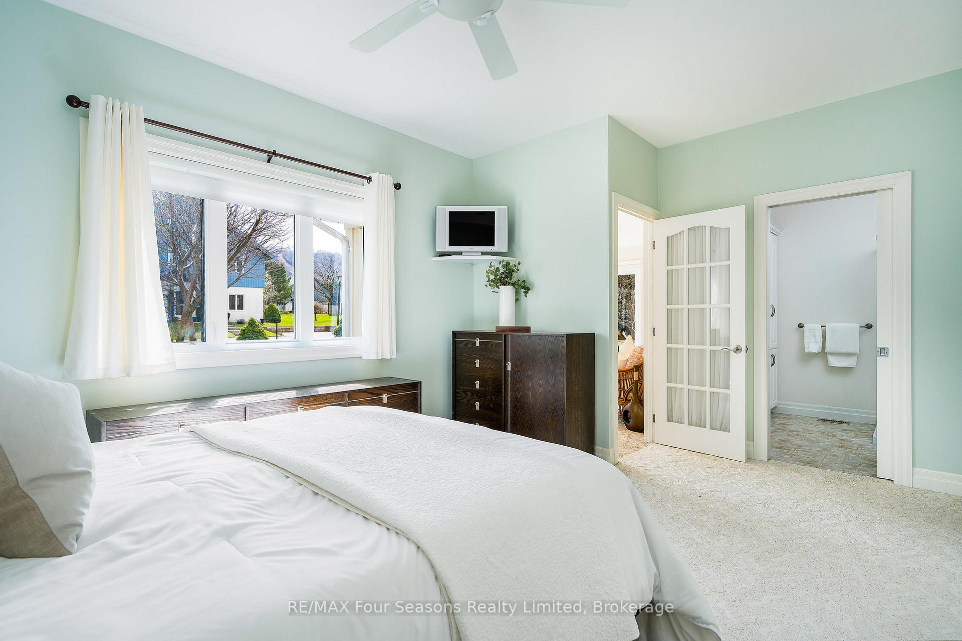 Photo 23 of 150 Brooker Boulevard, Blue Mountains — HOMEH